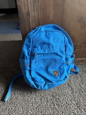 Fjällräven Raven  Kids Mini Backpack- G1000